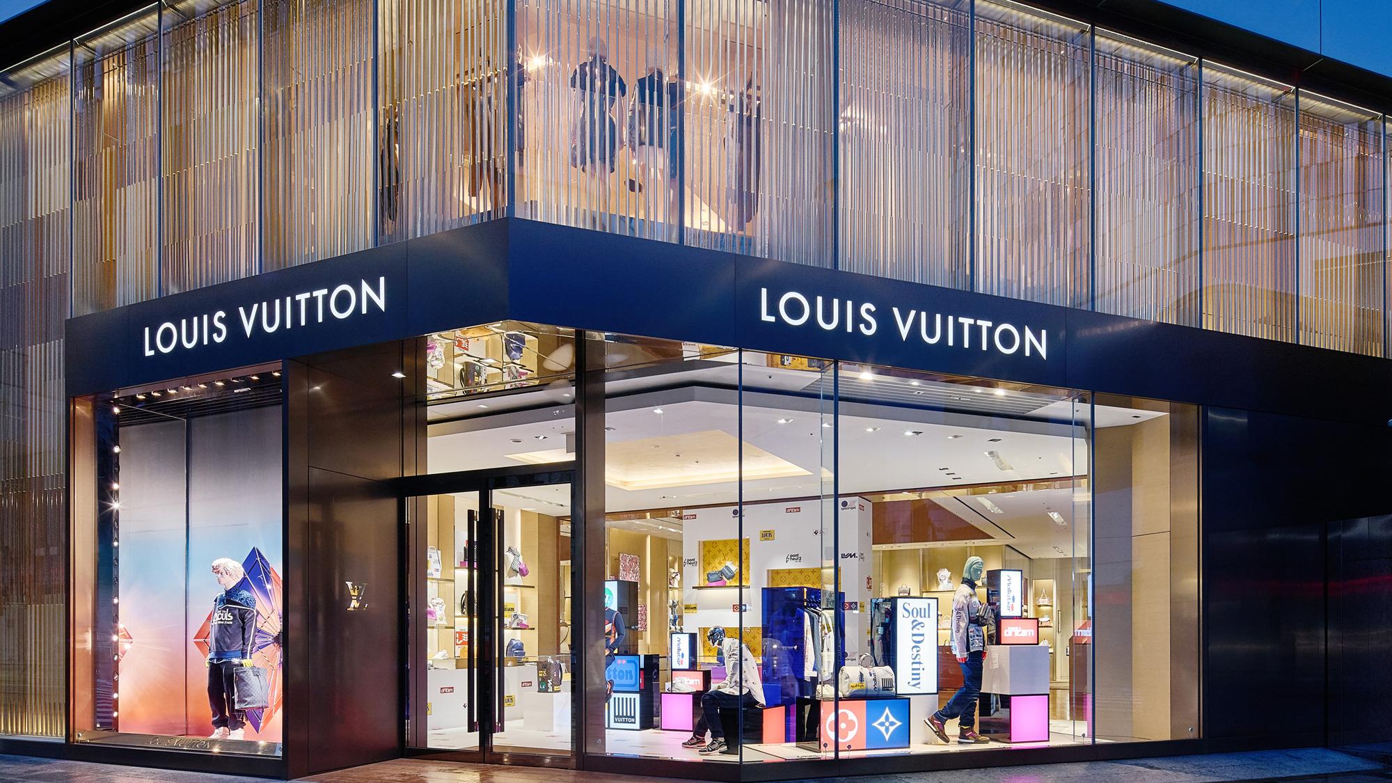 Louis Vuitton Tokyo Shinjuku Store in Shinjuku-ku, Japan | LOUIS