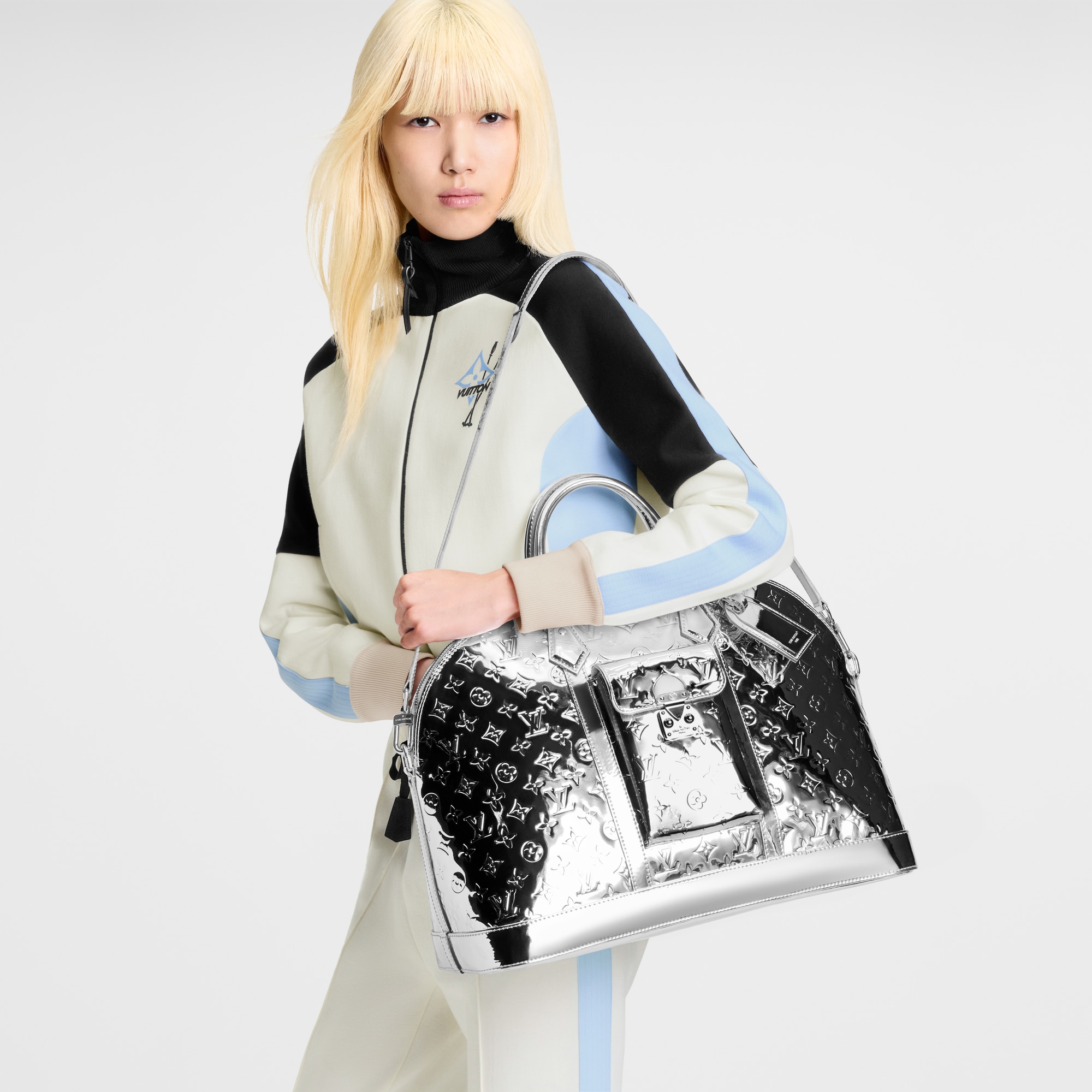 Alma Travel  in Women