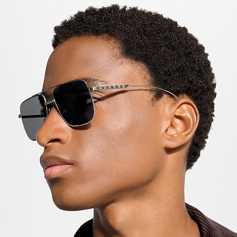 Attitude Light Large Pilot Sunglasses . in Men's Accessories Eyewear collections by Louis Vuitton (Product zoom)