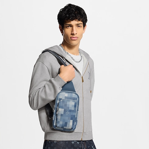Avenue Slingbag PM worn view