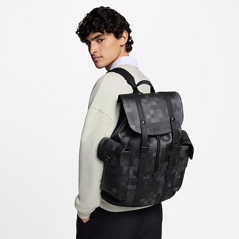 Christopher MM D16 in Bags and Small Leather Goods's Men Bags LV Icons collections by Louis Vuitton (Product zoom)