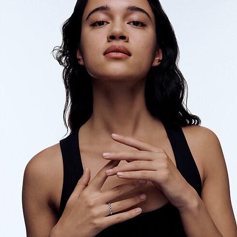 Damier Ring, White Gold and diamonds in Les Extraordinaires's Jewelry Rings collections by Louis Vuitton (Product zoom)