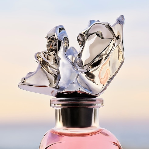 Dancing Blossom in Perfumes and Beauty's Exceptional Creations Les Extraits Collection collections by Louis Vuitton (Product zoom)