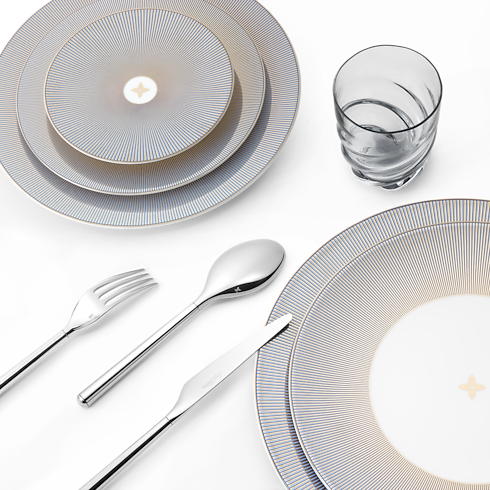 Dichroic Set Of 2 Presentation Plates in Trunks, Travel and Home's Home and Art of Dining Art of Dining collections by Louis Vuitton (Product zoom)