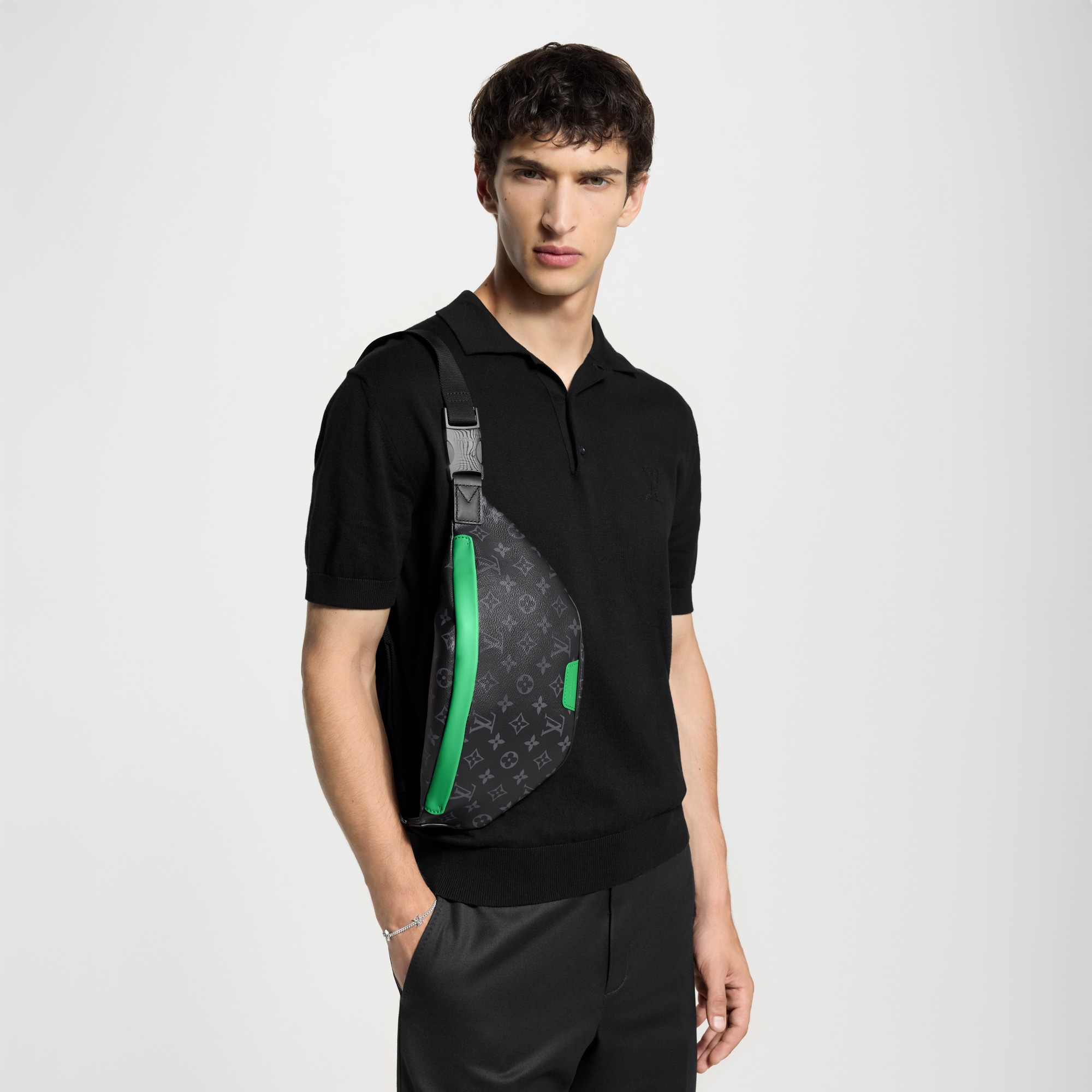 Discovery Bumbag Monogram Eclipse in Bags and Small Leather Goods