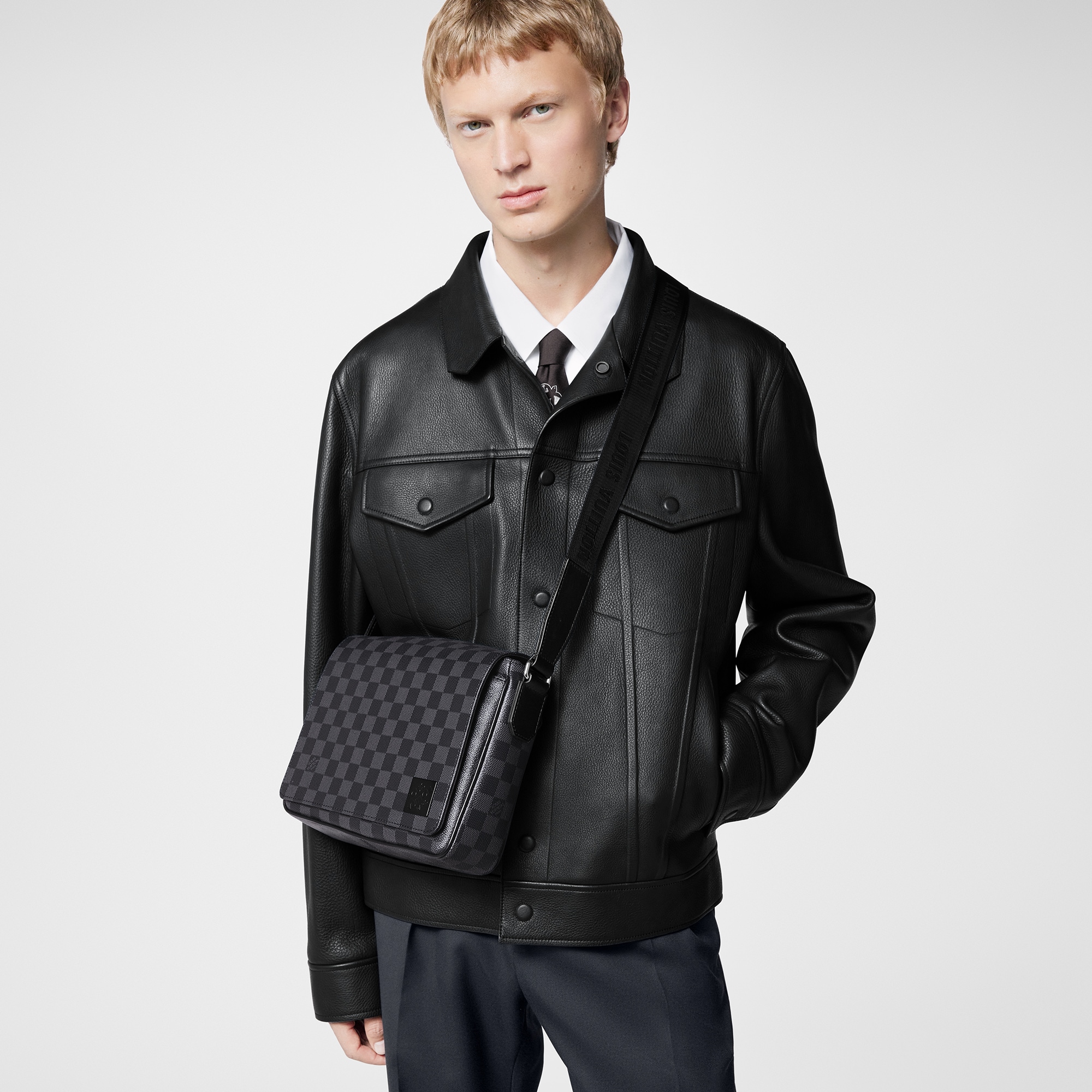 District PM Damier Graphite Canvas in Men