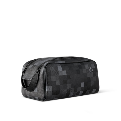 Dopp Kit D16 in Men's Travel Travel Accessories collections by Louis Vuitton (Product zoom)