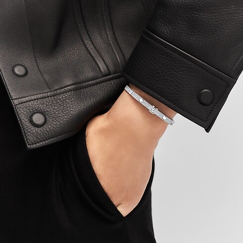 Empreinte Medium Bangle, White Gold and Diamonds in Jewellery's Categories All Fine Jewellery collections by Louis Vuitton (Product zoom)