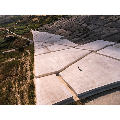 Fashion Eye Cretto di Burri in Trunks, Travel and Home's Books and Stationery Fashion Eye Books collections by Louis Vuitton (Product zoom)