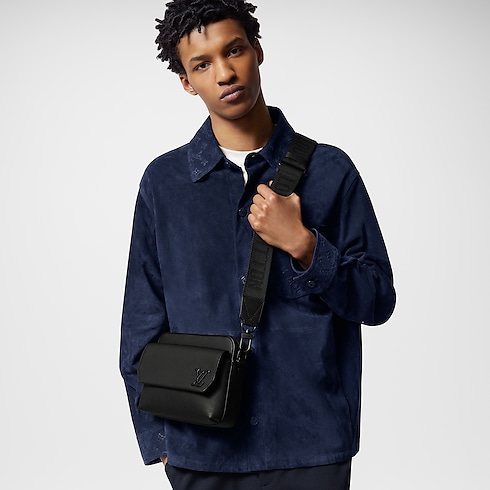 Fastline Messenger LV Aerogram in Bags and Small Leather Goods's Men Bags Newness collections by Louis Vuitton (Product zoom)