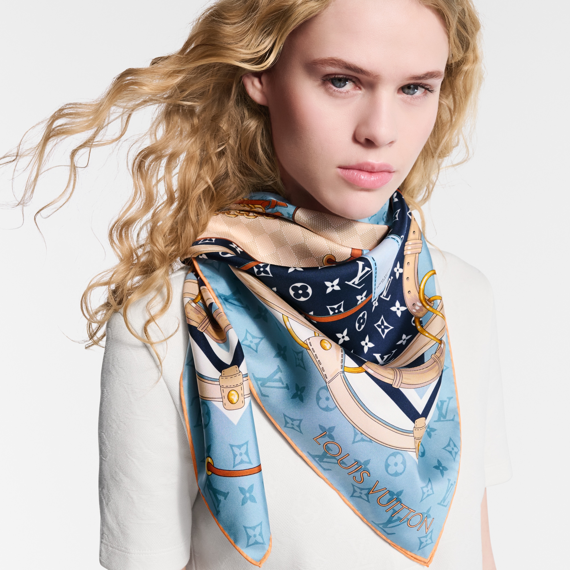 Flower And Straps Square 90 . in Women