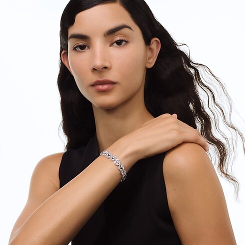 Galaxie Bracelet, White Gold and Diamonds in Les Extraordinaires's Jewelry Bracelets collections by Louis Vuitton (Product zoom)