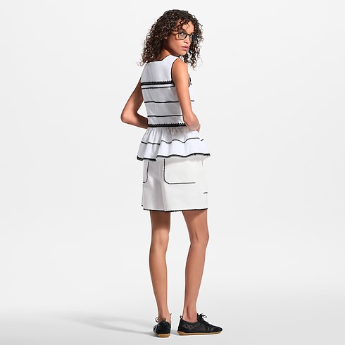 Graphic Lace Accent Shorts in Women's Ready-to-Wear Skirts and Shorts collections by Louis Vuitton (Product zoom)
