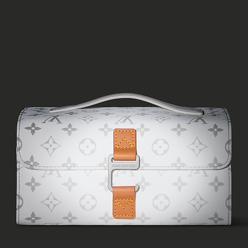 Hanging Toiletry Bag in New's For Men Digital Preorder: LV Ski collections by Louis Vuitton (Product zoom)