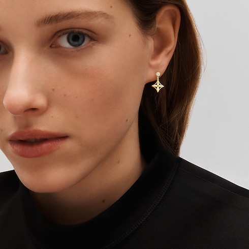Idylle Blossom Ear Stud, Yellow Gold And Diamond - Per Unit in Jewellery's Categories All Fine Jewellery collections by Louis Vuitton (Product zoom)