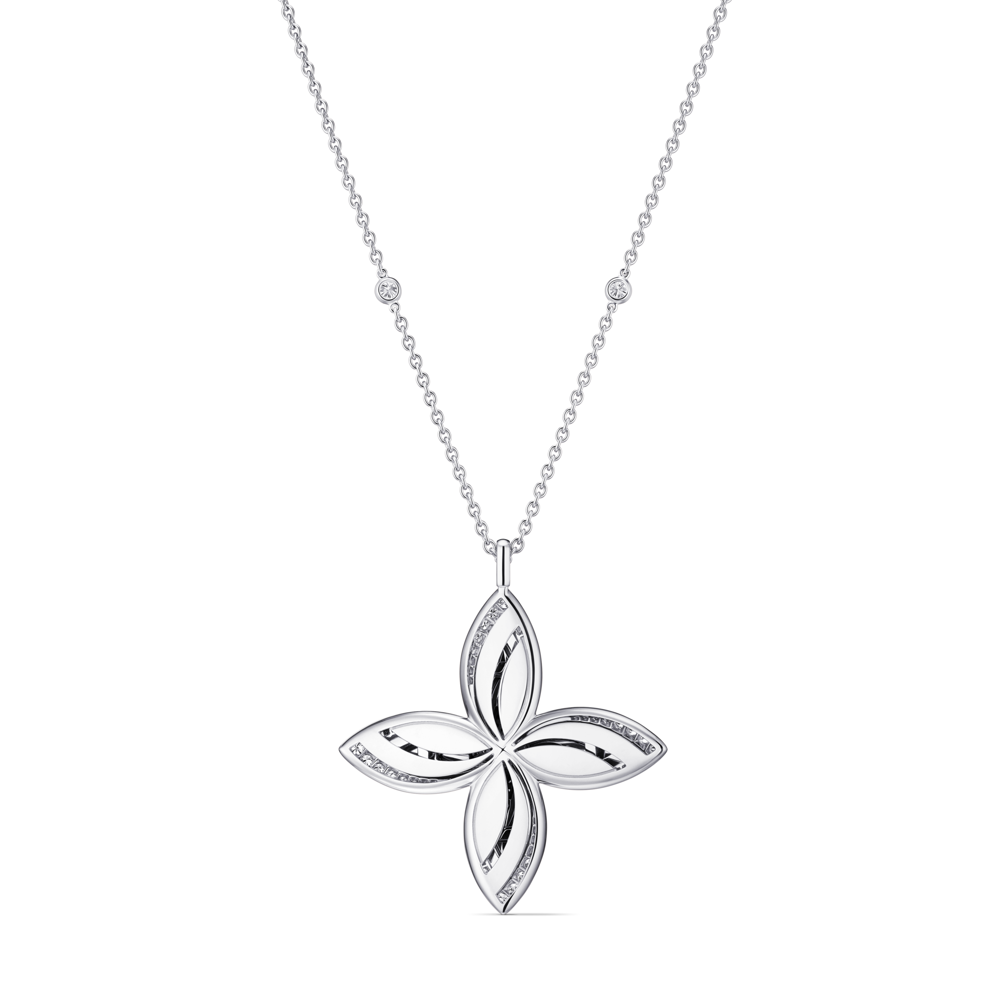 Idylle Blossom Pendant, White Gold & Diamonds  in Les Extraordinaires