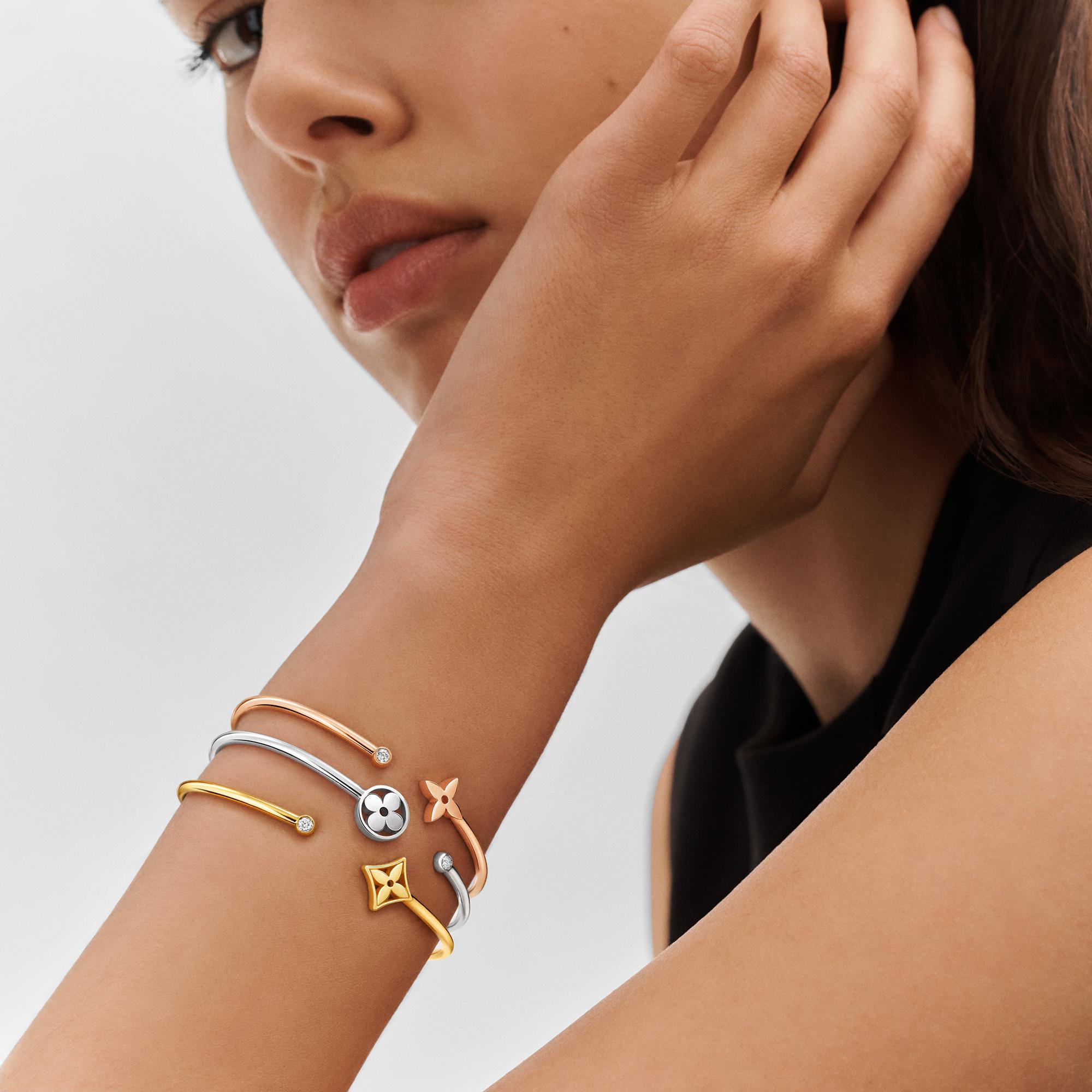 Idylle Blossom Twist Bracelet, White Gold  in Jewellery
