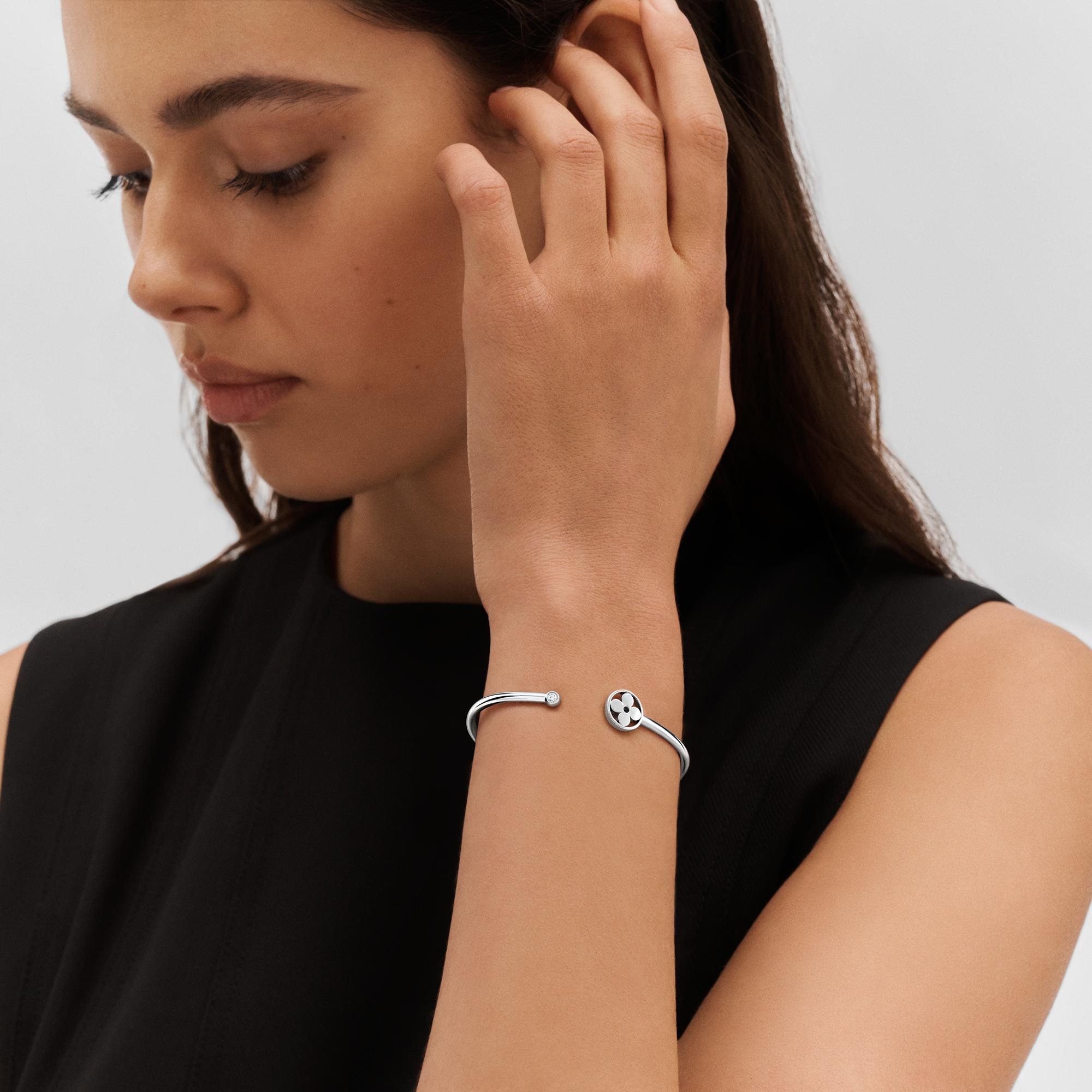 Idylle Blossom Twist Bracelet, White Gold  in Jewellery