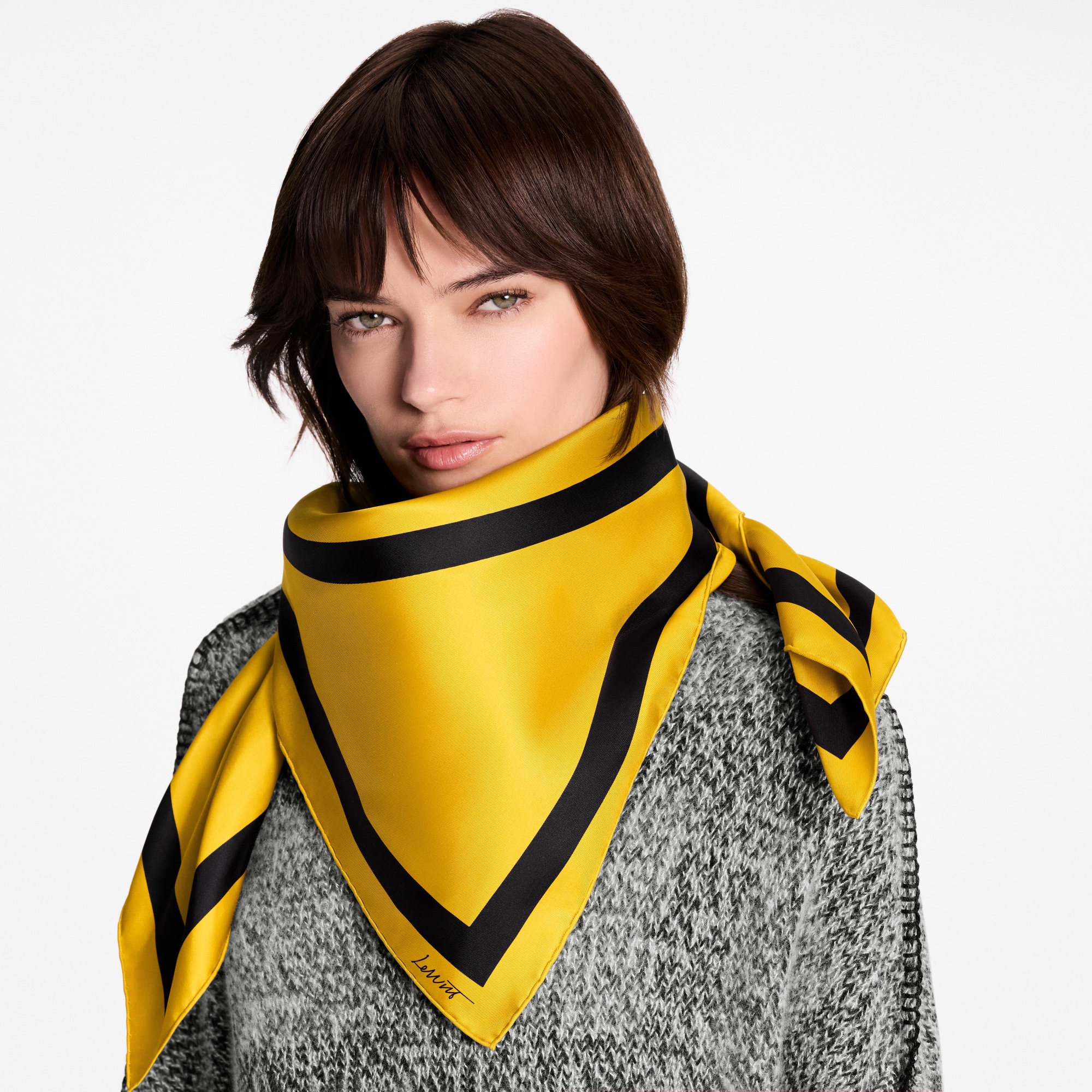 La Terre Est Ronde By Sol Lewitt Square 90 . in Women