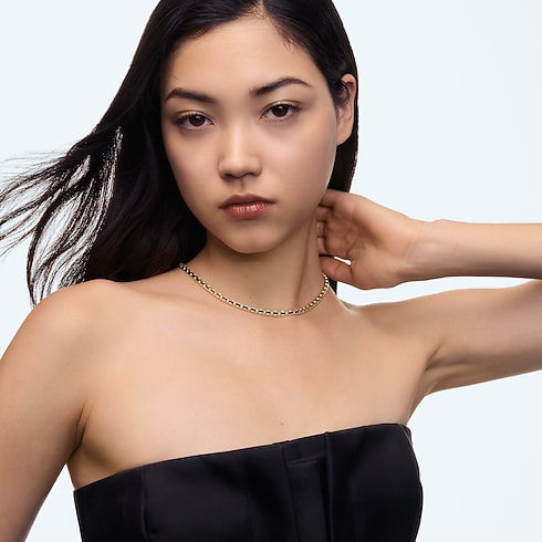 Le Damier de Louis Vuitton Medium Necklace, Yellow Gold and Diamonds - Short in Jewellery's Categories Necklaces and Pendants collections by Louis Vuitton (Product zoom)