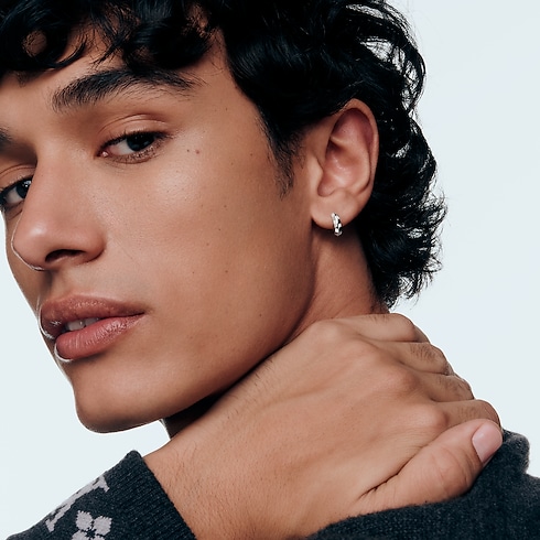 Le Damier de Louis Vuitton Small Hoops, White Gold and Diamonds in Jewellery's Categories Earrings collections by Louis Vuitton (Product zoom)