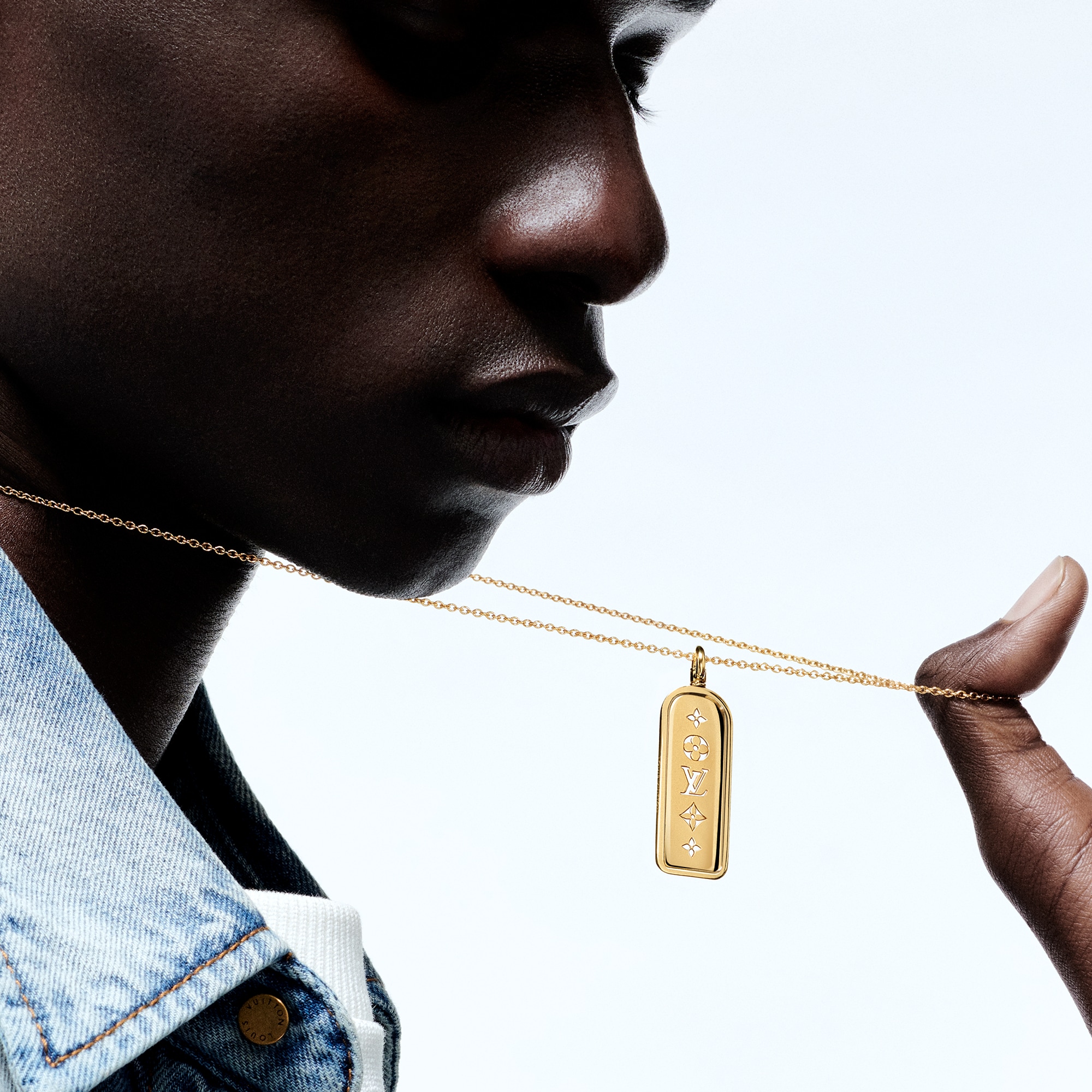 Les Gastons Vuitton Large Tag Pendant, Yellow Gold  in Les Extraordinaires
