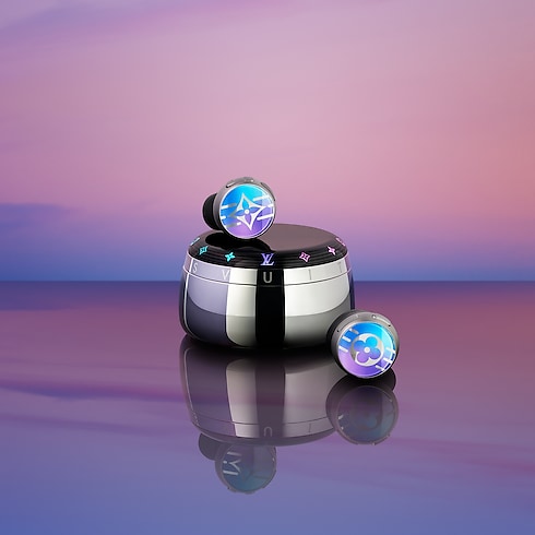 Louis Vuitton Horizon Light Up Earphones - Blue-to-Violet Gradient in Trunks, Travel and Home's High-Tech Objects and Accessories Audio, Connected Watches and Accessories collections by Louis Vuitton (Product zoom)