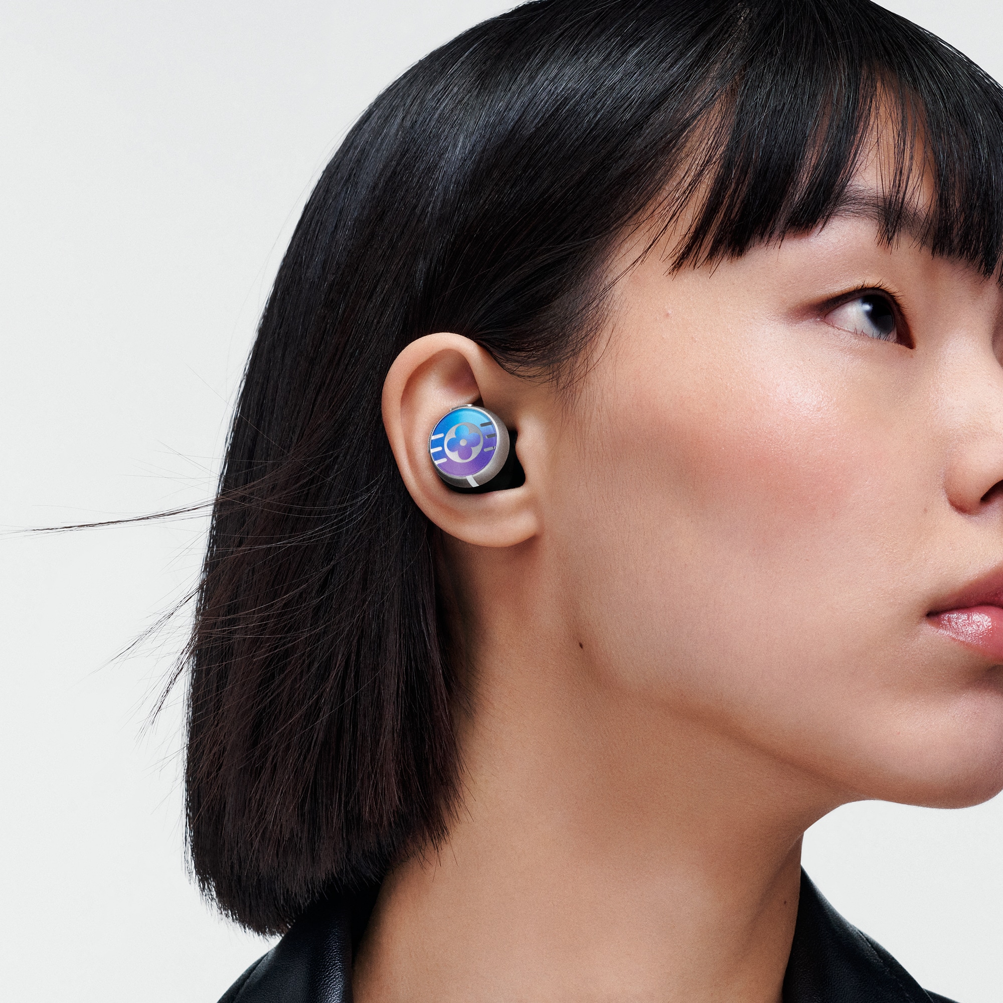 Louis Vuitton Horizon Light Up Earphones - Blue-to-Violet Gradient  in Trunks, Travel and Home