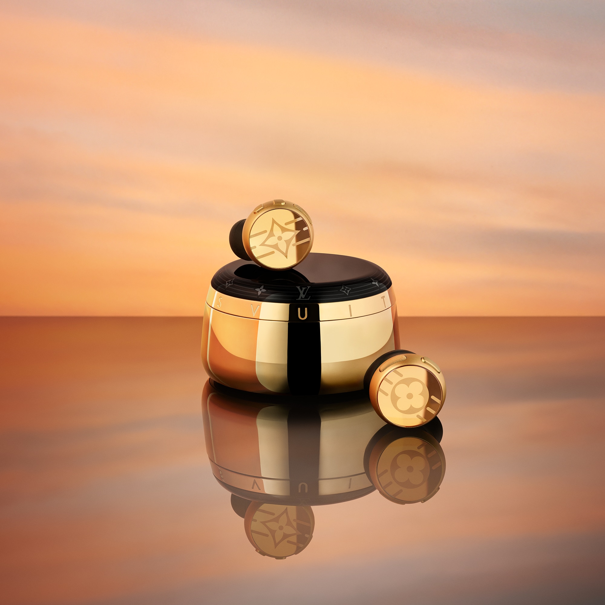 Louis Vuitton Horizon Light Up Earphones - Golden  in Trunks, Travel and Home