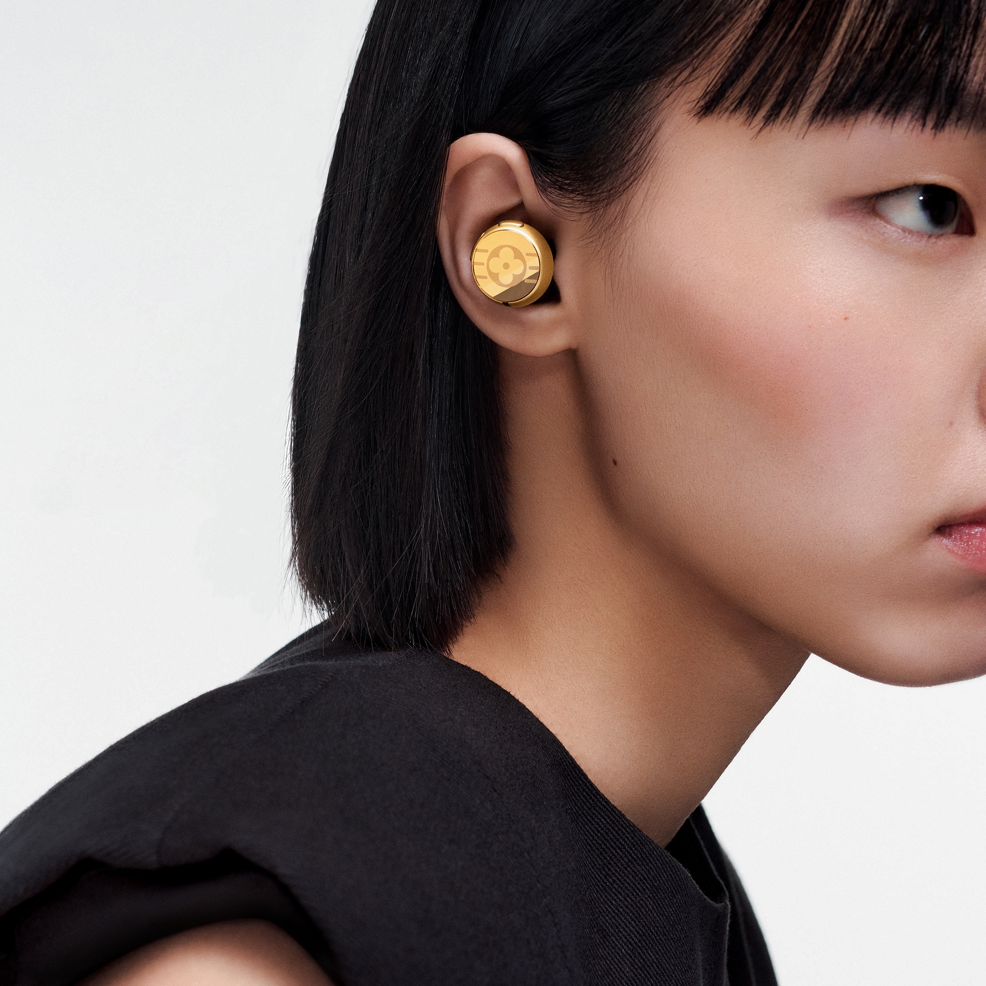 Louis Vuitton Horizon Light Up Earphones - Golden  in Trunks, Travel and Home