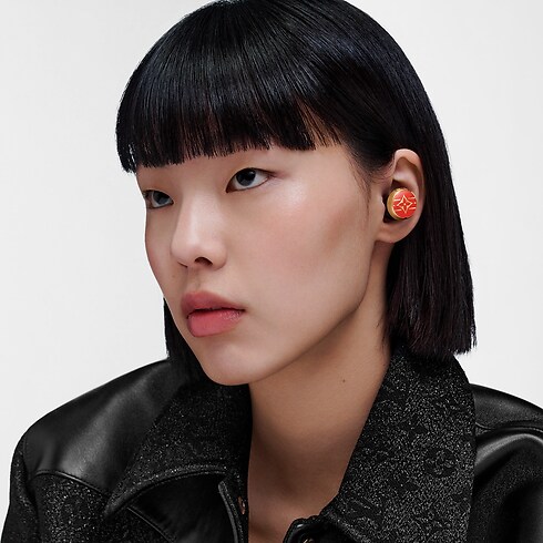 Louis Vuitton Horizon Light Up Earphones - Red in Trunks, Travel and Home's High-Tech Objects and Accessories Audio, Connected Watches and Accessories collections by Louis Vuitton (Product zoom)