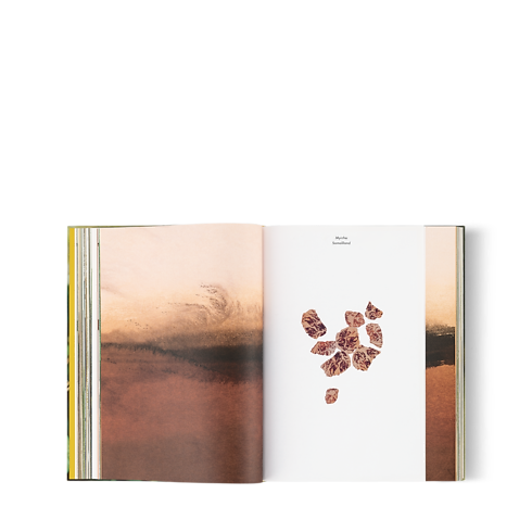 Louis Vuitton: A Perfume Atlas, French Version in Trunks, Travel and Home's Books and Stationery Hard Cover Books collections by Louis Vuitton (Product zoom)