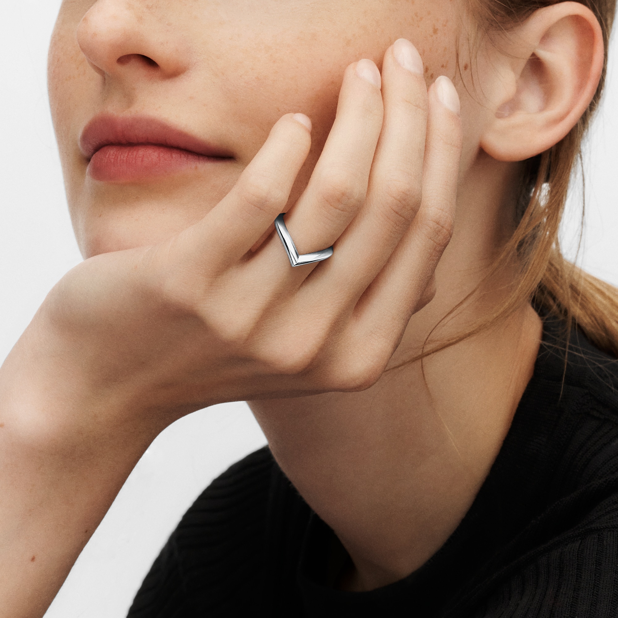 LV Diamonds V Ring, Platinum  in Jewellery