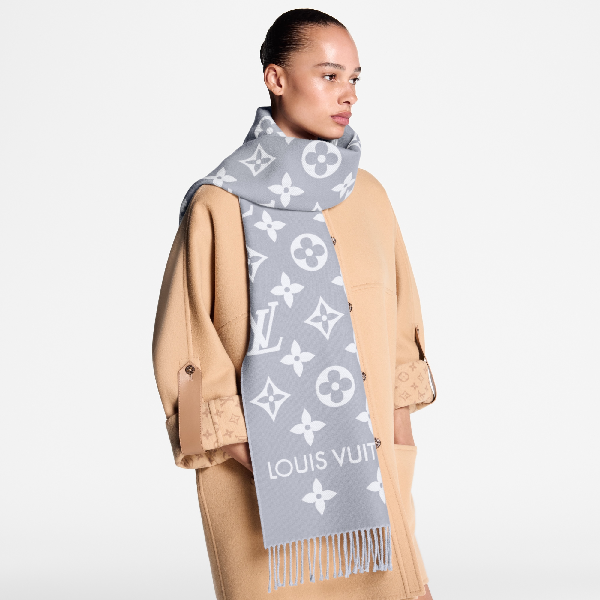 LV Essential Scarf . in Women