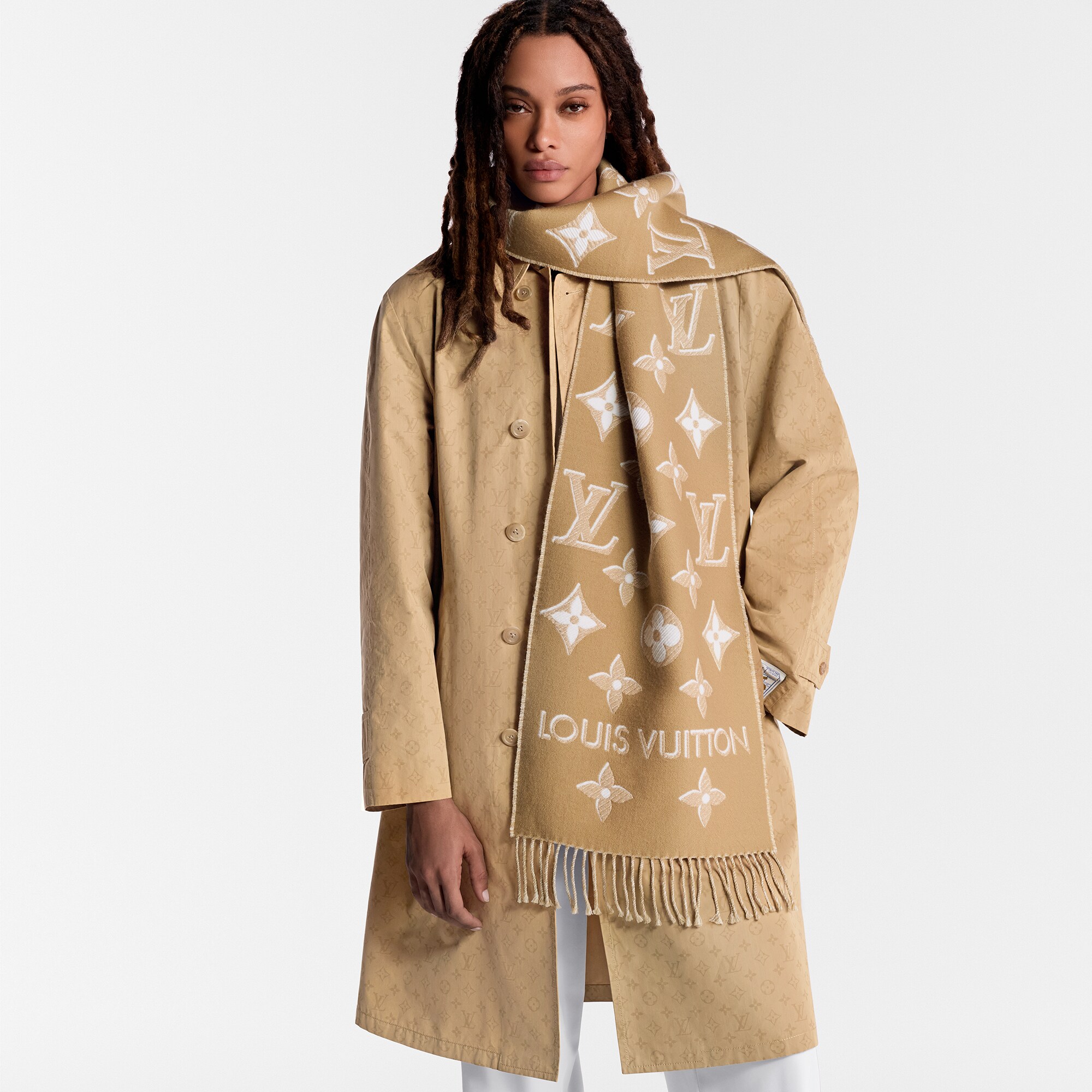 LV Essential Shine Scarf . in Women
