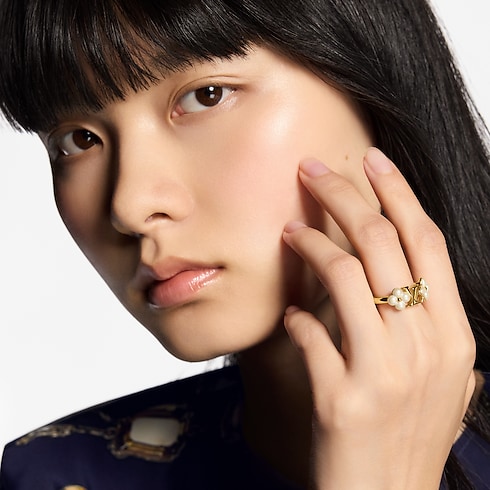 LV Floragram Ring . in Women's Fashion Jewellery Rings collections by Louis Vuitton (Product zoom)