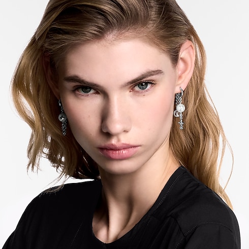 LV Mix Chains Earrings . in Women's Fashion Jewellery Designer Fashion Jewellery collections by Louis Vuitton (Product zoom)