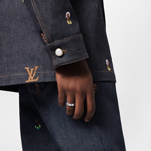 LV Mosaic Thin Ring . in Men's Fashion Jewellery Rings collections by Louis Vuitton (Product zoom)