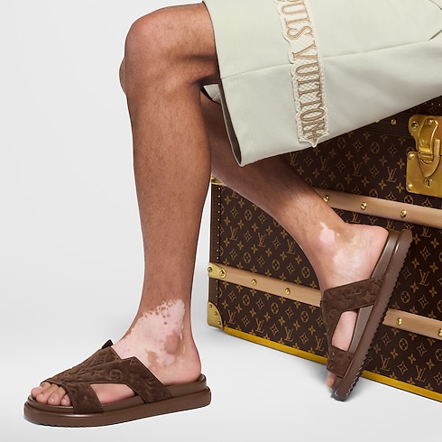 LV Oasis Mule in Men's Shoes Sandals for Men collections by Louis Vuitton (Product zoom)