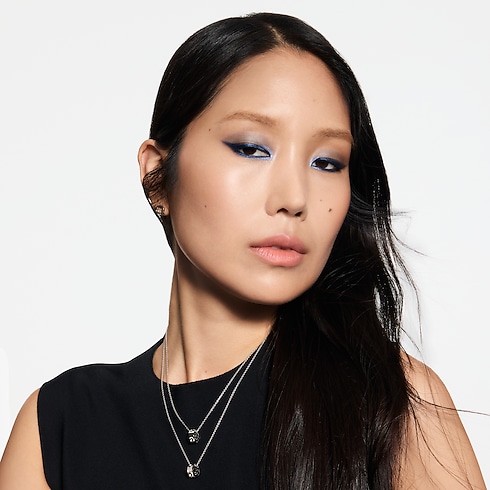 LV Ombres - Eyeshadow Palette in Perfumes and Beauty's Eyes } collections by Louis Vuitton (Product zoom)