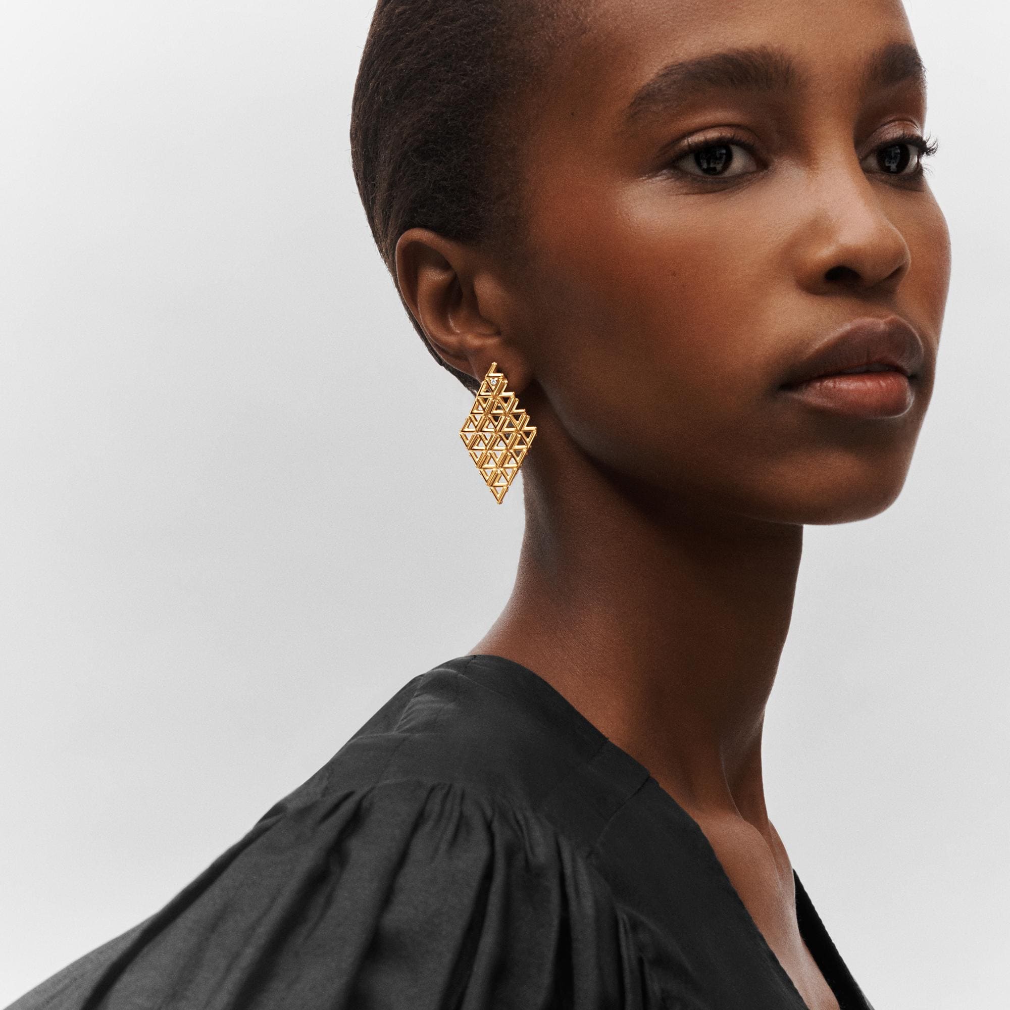 LV Volt Mesh Earrings, Yellow Gold And Diamonds  in Jewellery