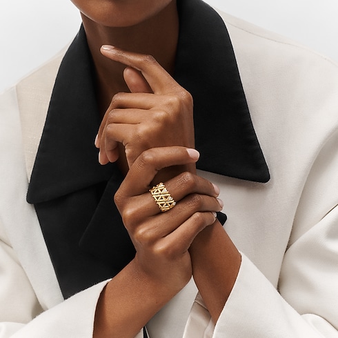 LV Volt Mesh Ring, Yellow Gold And Diamonds in Jewellery's Categories All Fine Jewellery collections by Louis Vuitton (Product zoom)