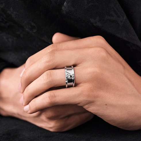 LV Volt One Band Ring, White Gold And Diamond in Jewellery's Categories All Fine Jewellery collections by Louis Vuitton (Product zoom)
