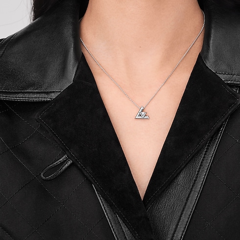 LV Volt One Small Pendant, White Gold And Diamond in Jewellery's Categories All Fine Jewellery collections by Louis Vuitton (Product zoom)