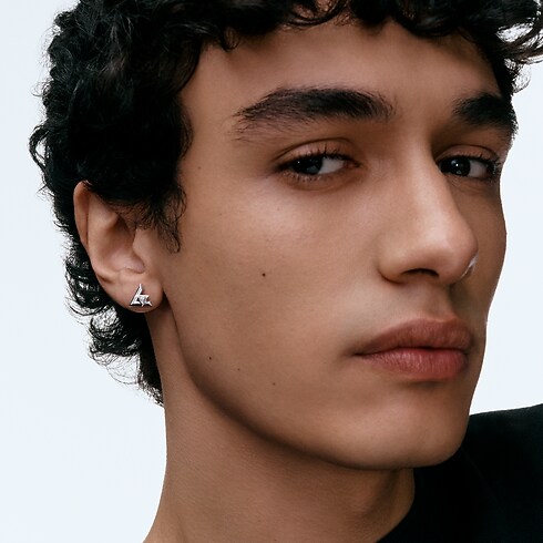 LV Volt One Stud, White Gold And Diamond - Per Unit in Jewellery's Categories All Fine Jewellery collections by Louis Vuitton (Product zoom)