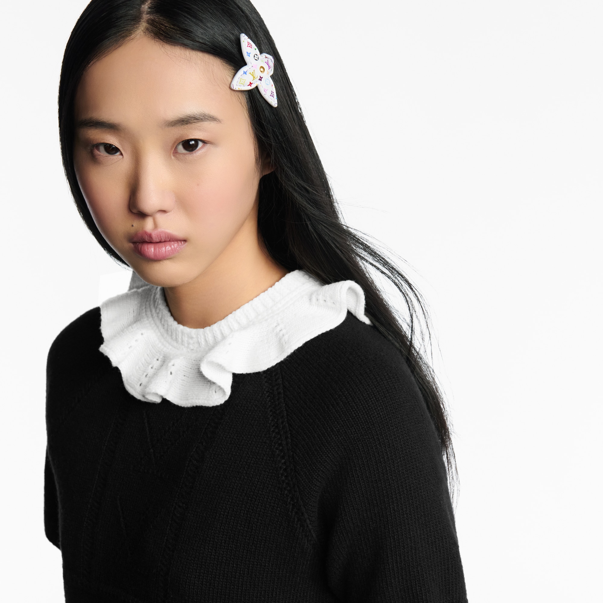 LV x TM Monogram Multicolor Flower Hair Clip . - Fashion  display picture 3