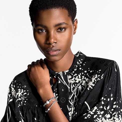 Midnight Pearl Bracelet . in Women's Fashion Jewellery Bracelets collections by Louis Vuitton (Product zoom)