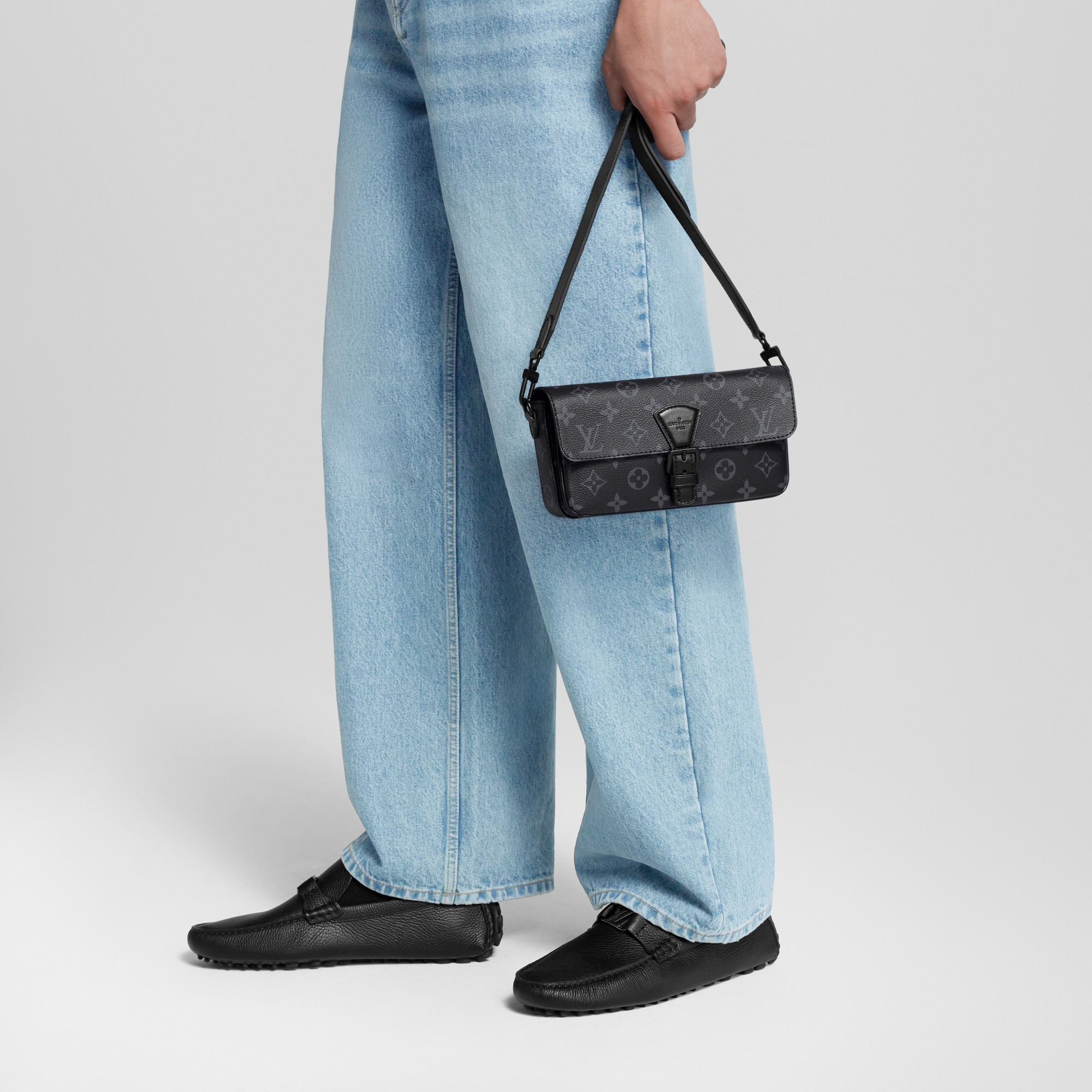 Montsouris Wearable Wallet Monogram Eclipse in Men