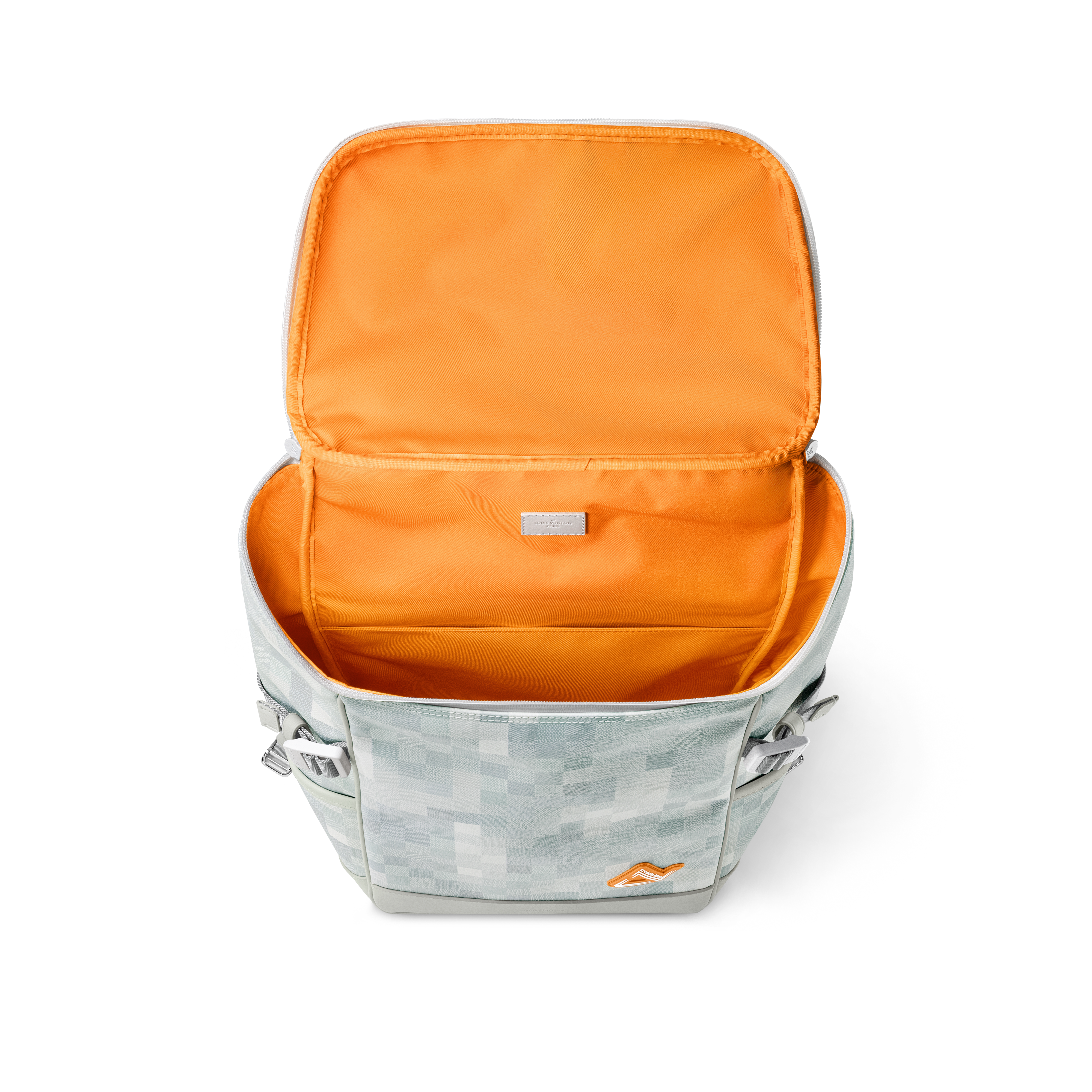 Mountain Backpack D16 in Bags and Small Leather Goods