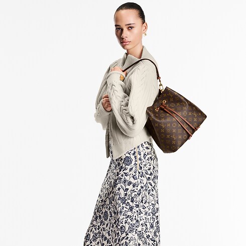 NéoNoé MM Monogram in Women's Handbags All Handbags for Women collections by Louis Vuitton (Product zoom)